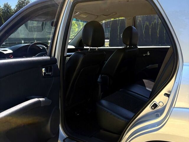 Серый Киа Sportage, объемом двигателя 2 л и пробегом 185 тыс. км за 6700 $, фото 3 на Automoto.ua