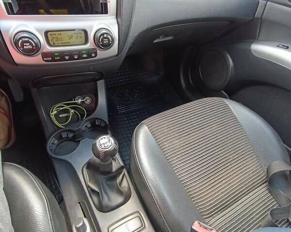 Серый Киа Sportage, объемом двигателя 2 л и пробегом 197 тыс. км за 8000 $, фото 17 на Automoto.ua