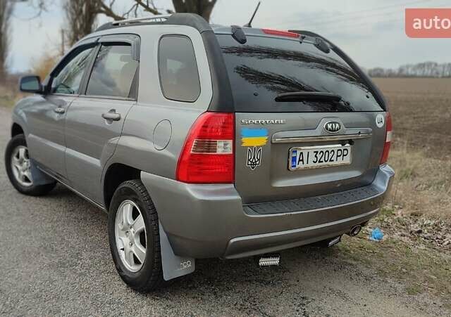 Сірий Кіа Sportage, об'ємом двигуна 2 л та пробігом 160 тис. км за 7900 $, фото 10 на Automoto.ua