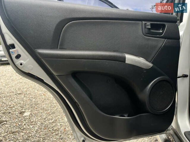 Серый Киа Sportage, объемом двигателя 0 л и пробегом 188 тыс. км за 9000 $, фото 15 на Automoto.ua