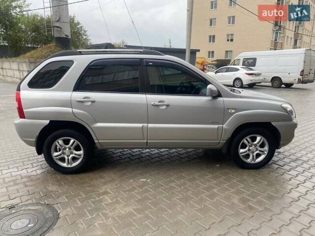 Серый Киа Sportage, объемом двигателя 2 л и пробегом 212 тыс. км за 8350 $, фото 12 на Automoto.ua