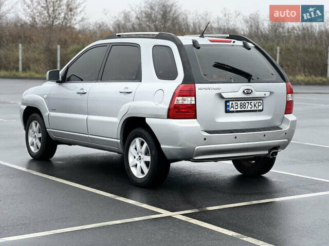 Серый Киа Sportage, объемом двигателя 2 л и пробегом 218 тыс. км за 8500 $, фото 7 на Automoto.ua