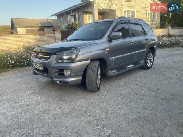 Киа Sportage 2007 в Новомосковске на Automoto.ua Серый Киа Sportage, объемом двигателя 2 л и пробегом 290 тыс. км за 8300 $, фото 9 на Automoto.ua