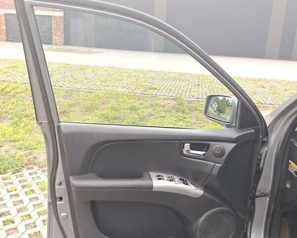 Серый Киа Sportage, объемом двигателя 2 л и пробегом 295 тыс. км за 8500 $, фото 36 на Automoto.ua