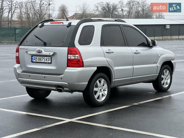 Серый Киа Sportage, объемом двигателя 2 л и пробегом 218 тыс. км за 8500 $, фото 5 на Automoto.ua