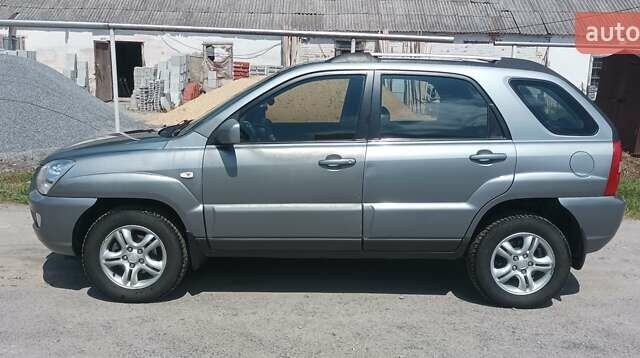Серый Киа Sportage, объемом двигателя 2 л и пробегом 320 тыс. км за 6500 $, фото 2 на Automoto.ua