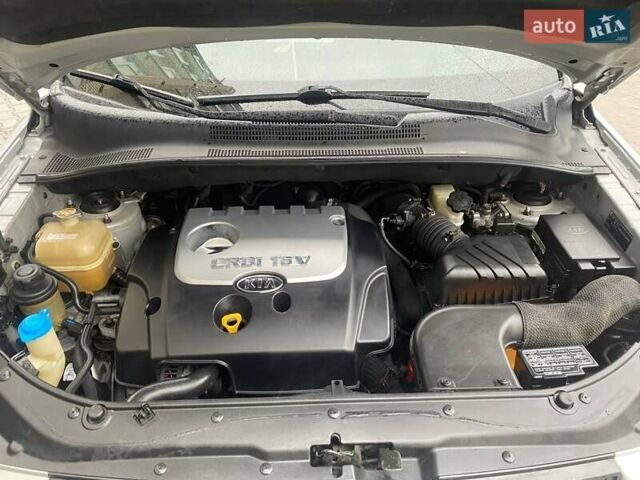Серый Киа Sportage, объемом двигателя 2 л и пробегом 212 тыс. км за 8350 $, фото 49 на Automoto.ua