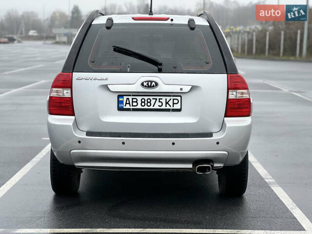 Серый Киа Sportage, объемом двигателя 2 л и пробегом 218 тыс. км за 8500 $, фото 6 на Automoto.ua