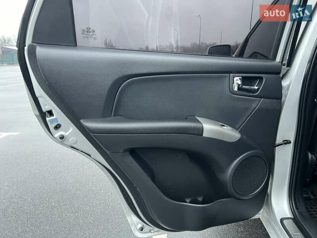 Серый Киа Sportage, объемом двигателя 2 л и пробегом 218 тыс. км за 8500 $, фото 18 на Automoto.ua