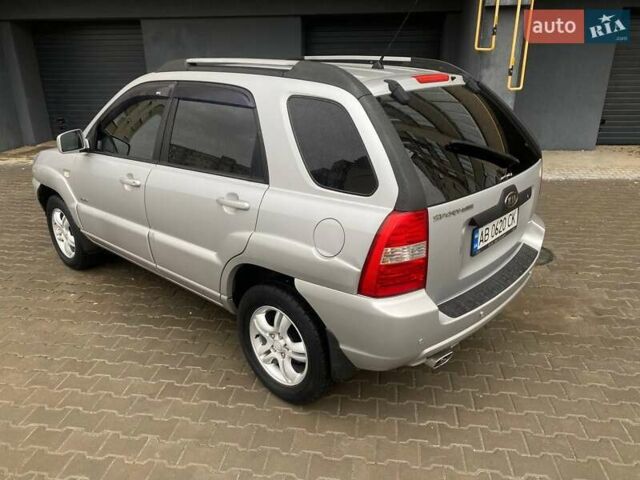 Серый Киа Sportage, объемом двигателя 2 л и пробегом 212 тыс. км за 8350 $, фото 8 на Automoto.ua