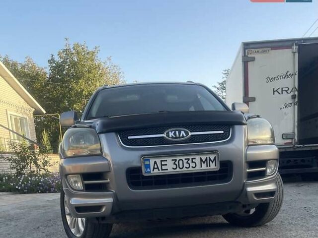 Киа Sportage 2007 в Новомосковске на Automoto.ua Серый Киа Sportage, объемом двигателя 2 л и пробегом 290 тыс. км за 8300 $, фото 7 на Automoto.ua