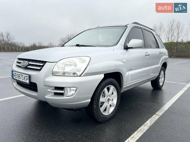 Серый Киа Sportage, объемом двигателя 2 л и пробегом 218 тыс. км за 8500 $, фото 12 на Automoto.ua