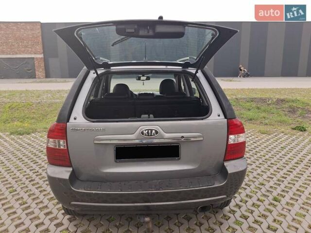 Серый Киа Sportage, объемом двигателя 2 л и пробегом 295 тыс. км за 8500 $, фото 3 на Automoto.ua