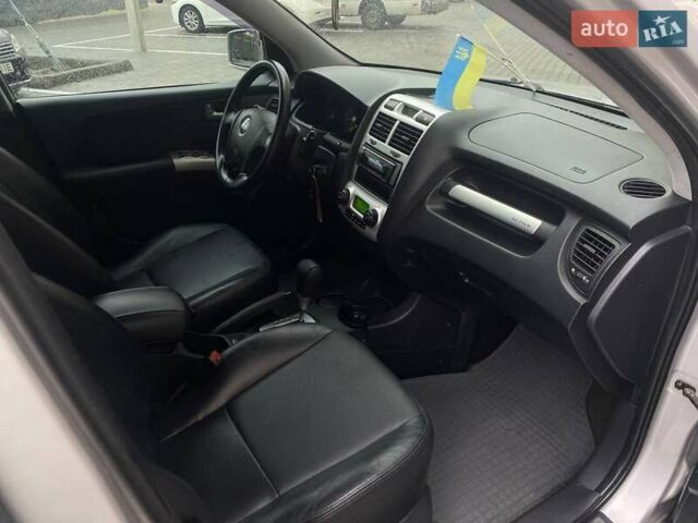 Серый Киа Sportage, объемом двигателя 2 л и пробегом 212 тыс. км за 8350 $, фото 25 на Automoto.ua