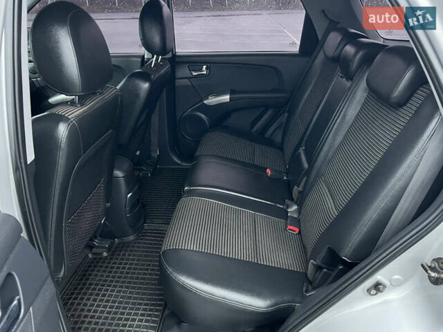 Серый Киа Sportage, объемом двигателя 2 л и пробегом 218 тыс. км за 8500 $, фото 20 на Automoto.ua