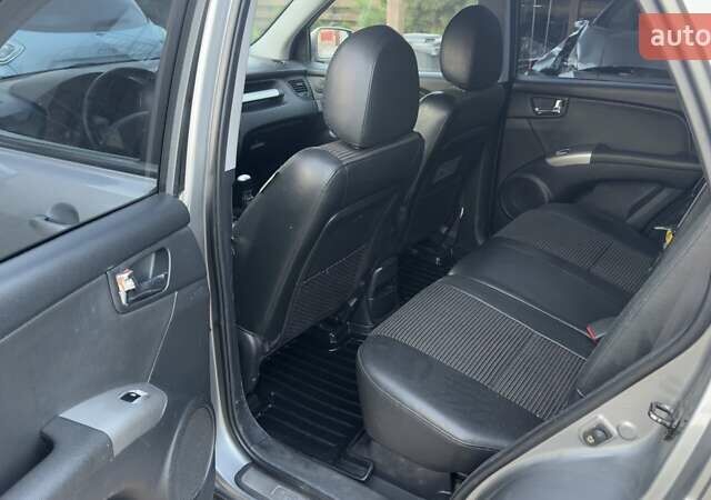 Серый Киа Sportage, объемом двигателя 2 л и пробегом 276 тыс. км за 7300 $, фото 8 на Automoto.ua