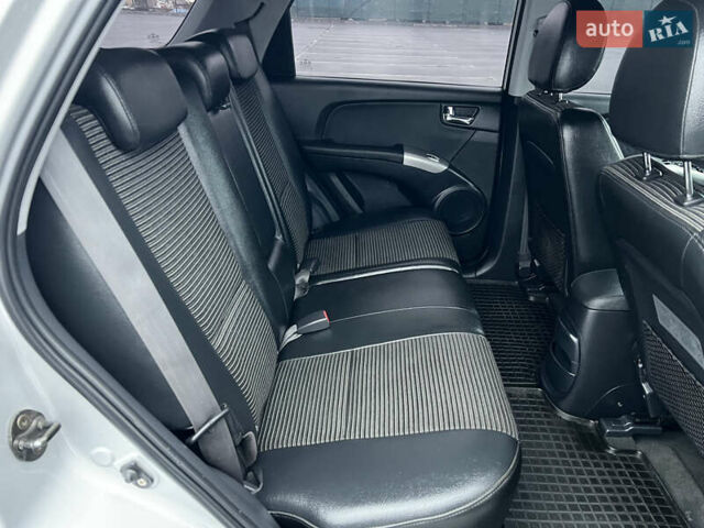Серый Киа Sportage, объемом двигателя 2 л и пробегом 218 тыс. км за 8500 $, фото 23 на Automoto.ua