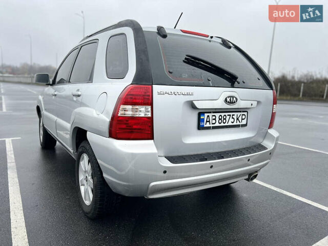 Серый Киа Sportage, объемом двигателя 2 л и пробегом 218 тыс. км за 8500 $, фото 9 на Automoto.ua