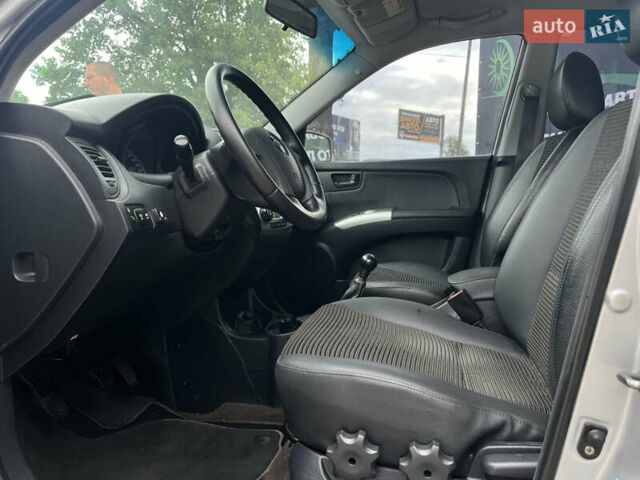 Серый Киа Sportage, объемом двигателя 0 л и пробегом 188 тыс. км за 9000 $, фото 8 на Automoto.ua