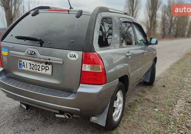 Сірий Кіа Sportage, об'ємом двигуна 2 л та пробігом 160 тис. км за 7900 $, фото 11 на Automoto.ua