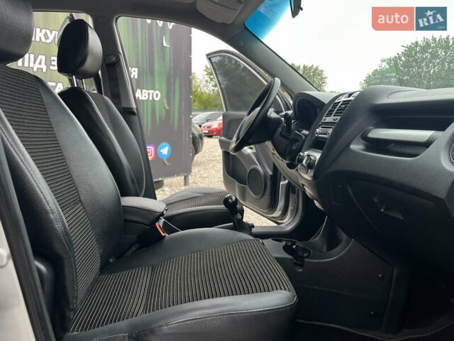 Серый Киа Sportage, объемом двигателя 0 л и пробегом 188 тыс. км за 9000 $, фото 18 на Automoto.ua