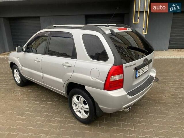 Серый Киа Sportage, объемом двигателя 2 л и пробегом 212 тыс. км за 8350 $, фото 2 на Automoto.ua