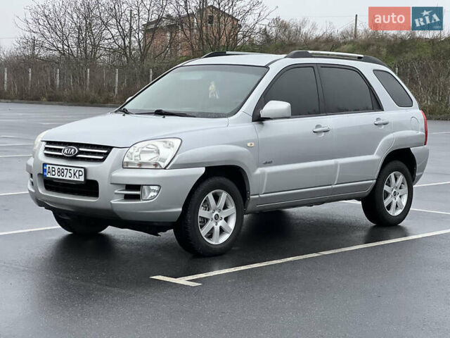 Серый Киа Sportage, объемом двигателя 2 л и пробегом 218 тыс. км за 8500 $, фото 1 на Automoto.ua