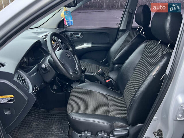 Серый Киа Sportage, объемом двигателя 2 л и пробегом 218 тыс. км за 8500 $, фото 29 на Automoto.ua
