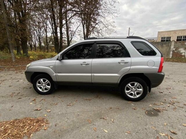 Серый Киа Sportage, объемом двигателя 2 л и пробегом 168 тыс. км за 7900 $, фото 5 на Automoto.ua