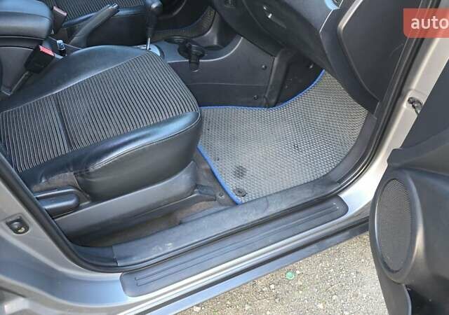 Серый Киа Sportage, объемом двигателя 1.99 л и пробегом 221 тыс. км за 8200 $, фото 11 на Automoto.ua