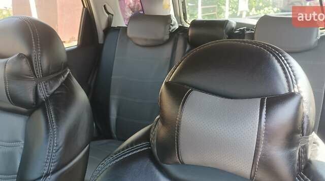 Серый Киа Sportage, объемом двигателя 2 л и пробегом 320 тыс. км за 6500 $, фото 5 на Automoto.ua