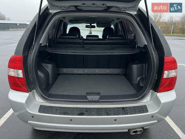 Серый Киа Sportage, объемом двигателя 2 л и пробегом 218 тыс. км за 8500 $, фото 16 на Automoto.ua
