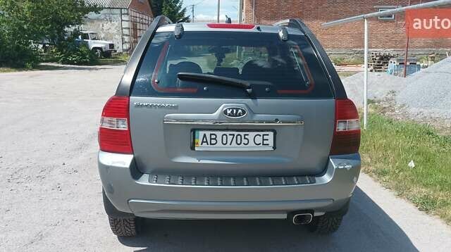 Серый Киа Sportage, объемом двигателя 2 л и пробегом 320 тыс. км за 6500 $, фото 1 на Automoto.ua