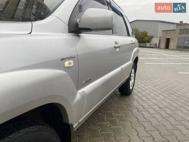 Серый Киа Sportage, объемом двигателя 2 л и пробегом 212 тыс. км за 8350 $, фото 23 на Automoto.ua