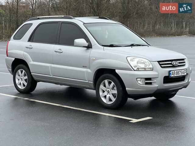 Серый Киа Sportage, объемом двигателя 2 л и пробегом 218 тыс. км за 8500 $, фото 3 на Automoto.ua