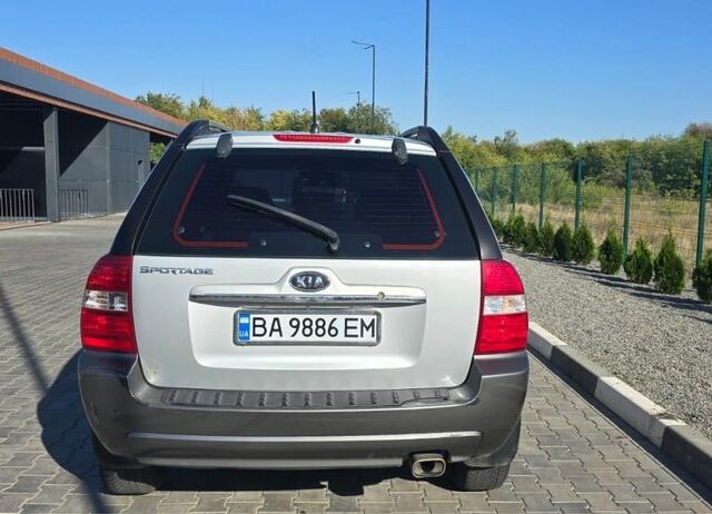 Сірий Кіа Sportage, об'ємом двигуна 2 л та пробігом 270 тис. км за 6800 $, фото 2 на Automoto.ua