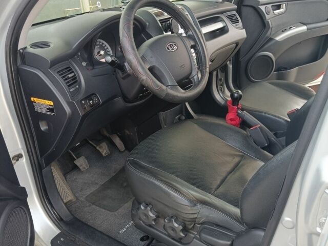 Серый Киа Sportage, объемом двигателя 2 л и пробегом 184 тыс. км за 8150 $, фото 5 на Automoto.ua