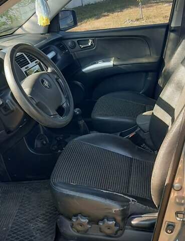 Сірий Кіа Sportage, об'ємом двигуна 1.98 л та пробігом 200 тис. км за 7500 $, фото 4 на Automoto.ua