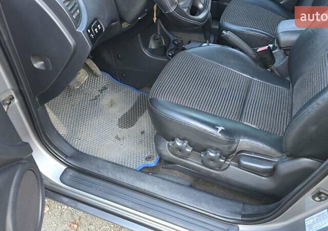 Серый Киа Sportage, объемом двигателя 1.99 л и пробегом 221 тыс. км за 8200 $, фото 13 на Automoto.ua