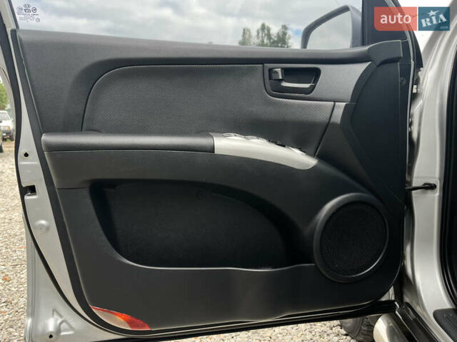 Серый Киа Sportage, объемом двигателя 0 л и пробегом 188 тыс. км за 9000 $, фото 10 на Automoto.ua