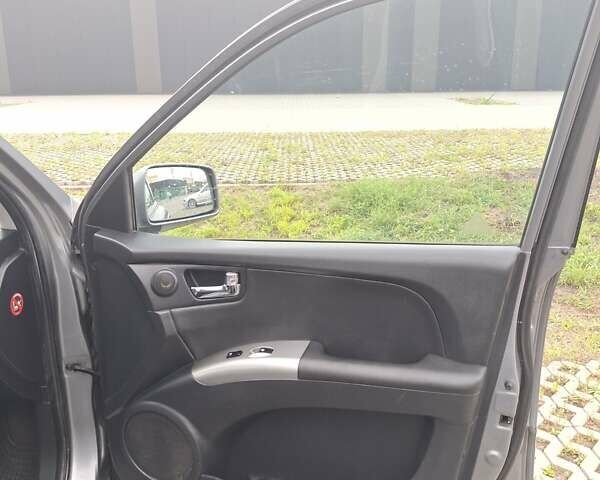 Серый Киа Sportage, объемом двигателя 2 л и пробегом 295 тыс. км за 8500 $, фото 34 на Automoto.ua