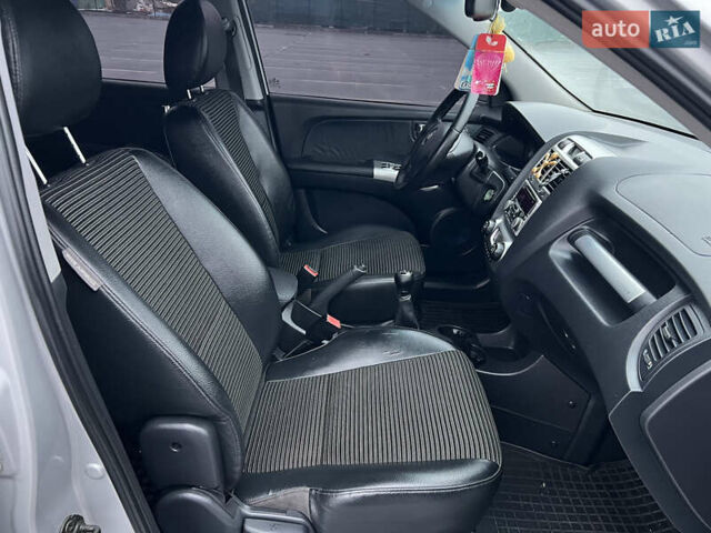 Серый Киа Sportage, объемом двигателя 2 л и пробегом 218 тыс. км за 8500 $, фото 26 на Automoto.ua