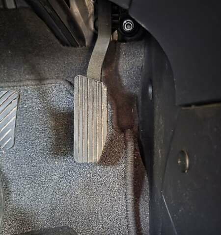 Кіа Sportage 2008 у Шостке на Automoto.ua Сірий Кіа Sportage, об'ємом двигуна 2 л та пробігом 180 тис. км за 8500 $, фото 47 на Automoto.ua