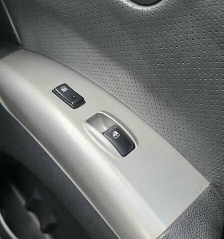 Кіа Sportage 2008 у Шостке на Automoto.ua Сірий Кіа Sportage, об'ємом двигуна 2 л та пробігом 180 тис. км за 8500 $, фото 46 на Automoto.ua