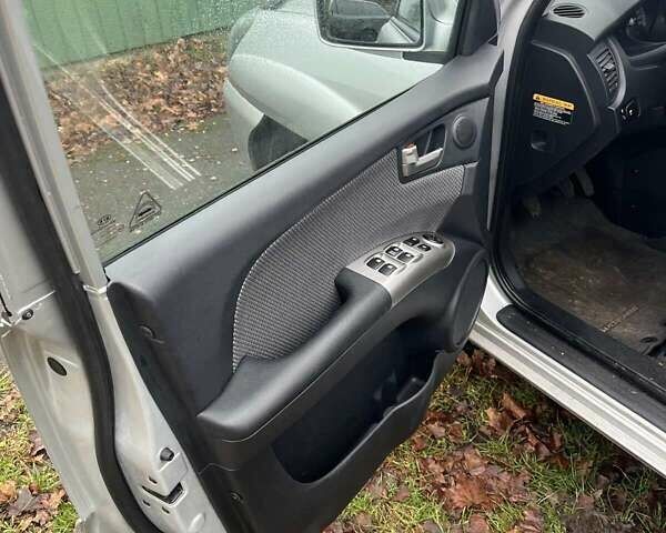 Серый Киа Sportage, объемом двигателя 1.98 л и пробегом 183 тыс. км за 8000 $, фото 11 на Automoto.ua