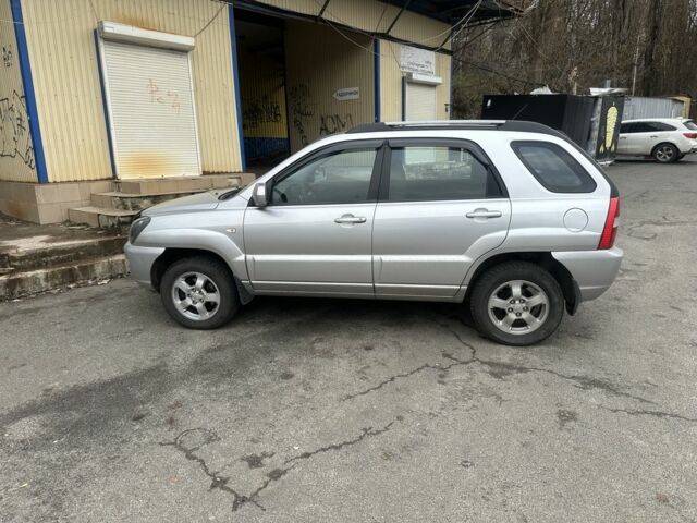 Сірий Кіа Sportage, об'ємом двигуна 2 л та пробігом 124 тис. км за 8300 $, фото 6 на Automoto.ua