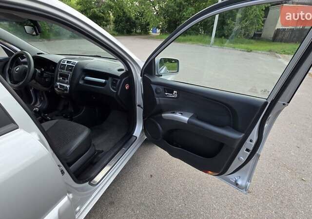 Кіа Sportage 2008 у Шостке на Automoto.ua Сірий Кіа Sportage, об'ємом двигуна 2 л та пробігом 180 тис. км за 8500 $, фото 16 на Automoto.ua