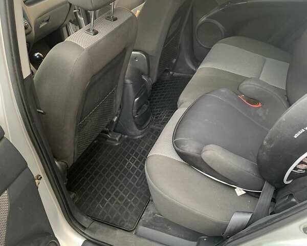 Серый Киа Sportage, объемом двигателя 2 л и пробегом 219 тыс. км за 7800 $, фото 10 на Automoto.ua