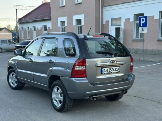 Серый Киа Sportage, объемом двигателя 2 л и пробегом 236 тыс. км за 8200 $, фото 5 на Automoto.ua