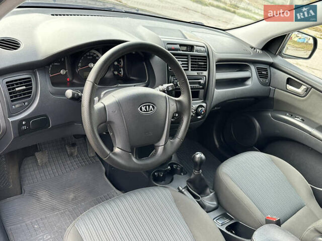 Серый Киа Sportage, объемом двигателя 2 л и пробегом 167 тыс. км за 7600 $, фото 14 на Automoto.ua